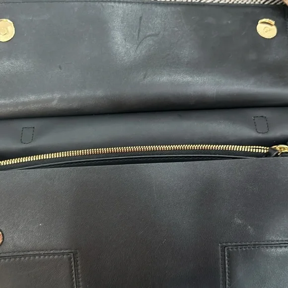 TORY BURCH
Textured Leather Black Handle Bag - Picture 7 of 7